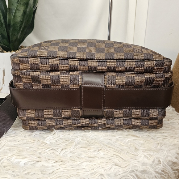 Louis Vuitton Naviglio Damier Ebene Men's Bag - Picture 3 of 16
